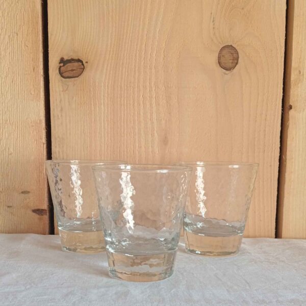 Verres à cocktail dépareillés