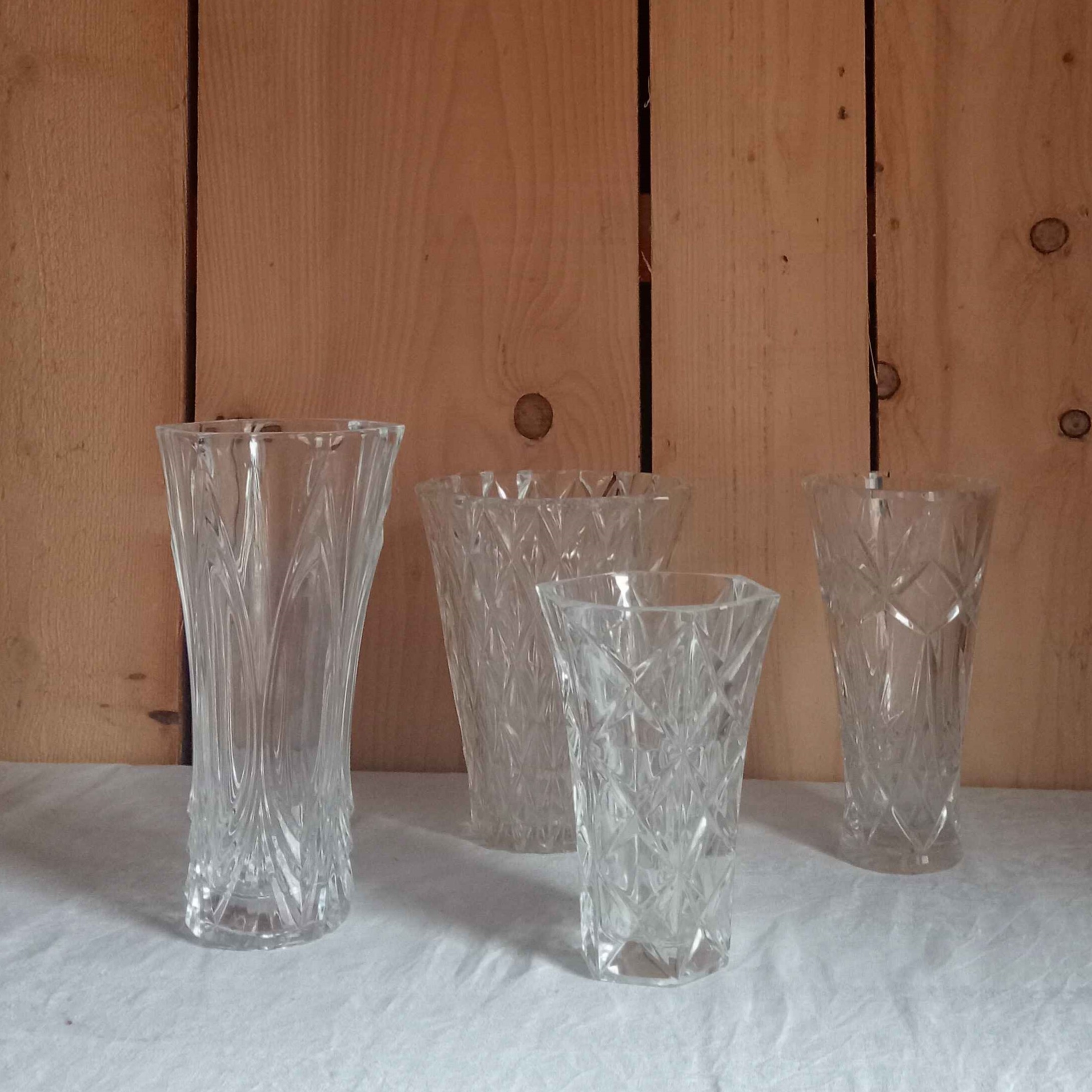 Vase en verre taillé >15 cm dépareillés L103