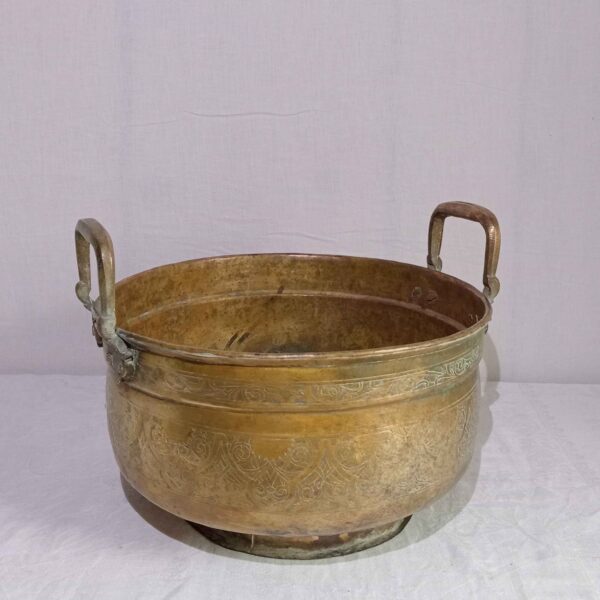 Pot en laiton