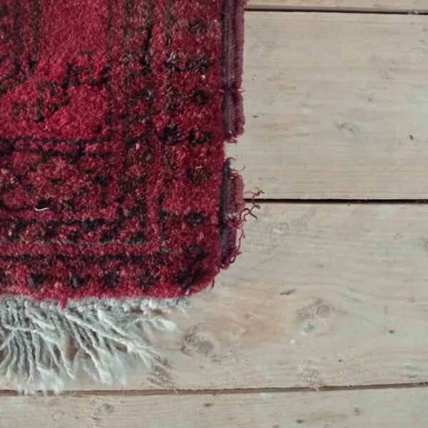 Petit tapis rouge sombre – Image 2
