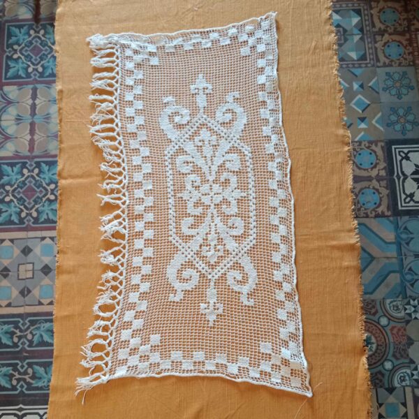 Bord de table en macramé – Image 2