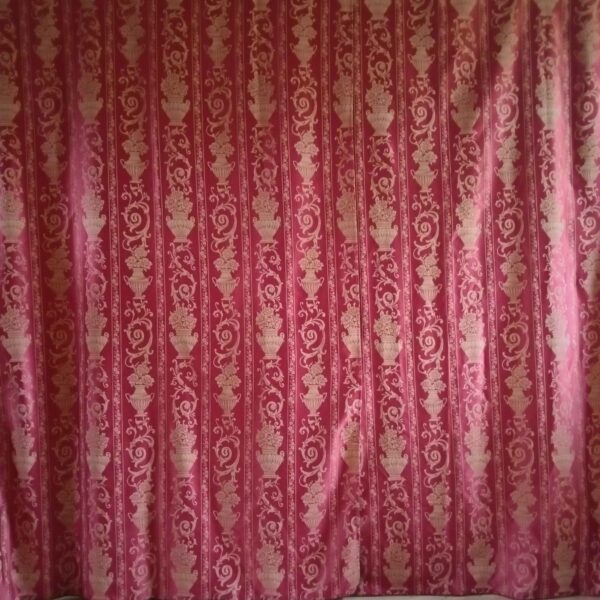 Rideaux rouge et or – Image 2