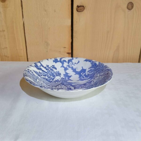 Plat creux décor champêtre bleu et blanc