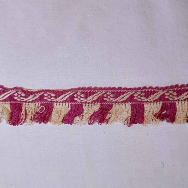 Passementrie rouge et beige
