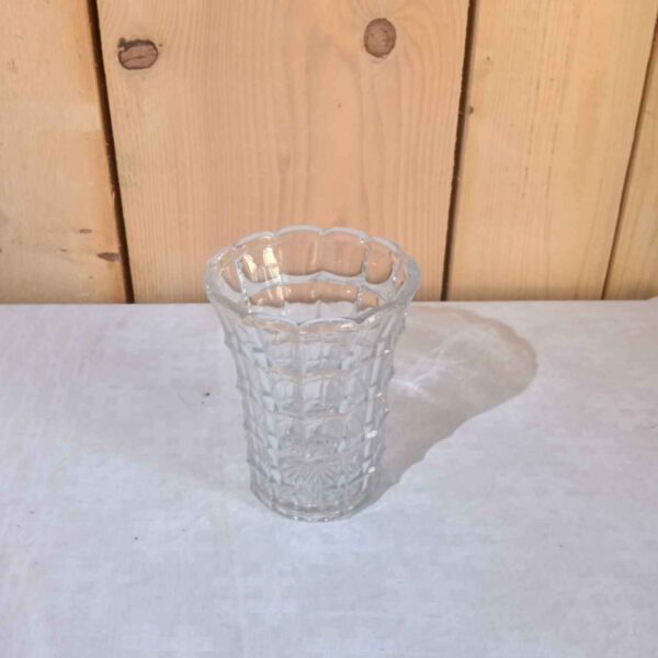 Vase en verre taillé