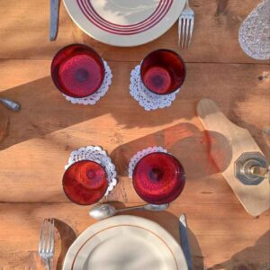 Verres à pied rouge