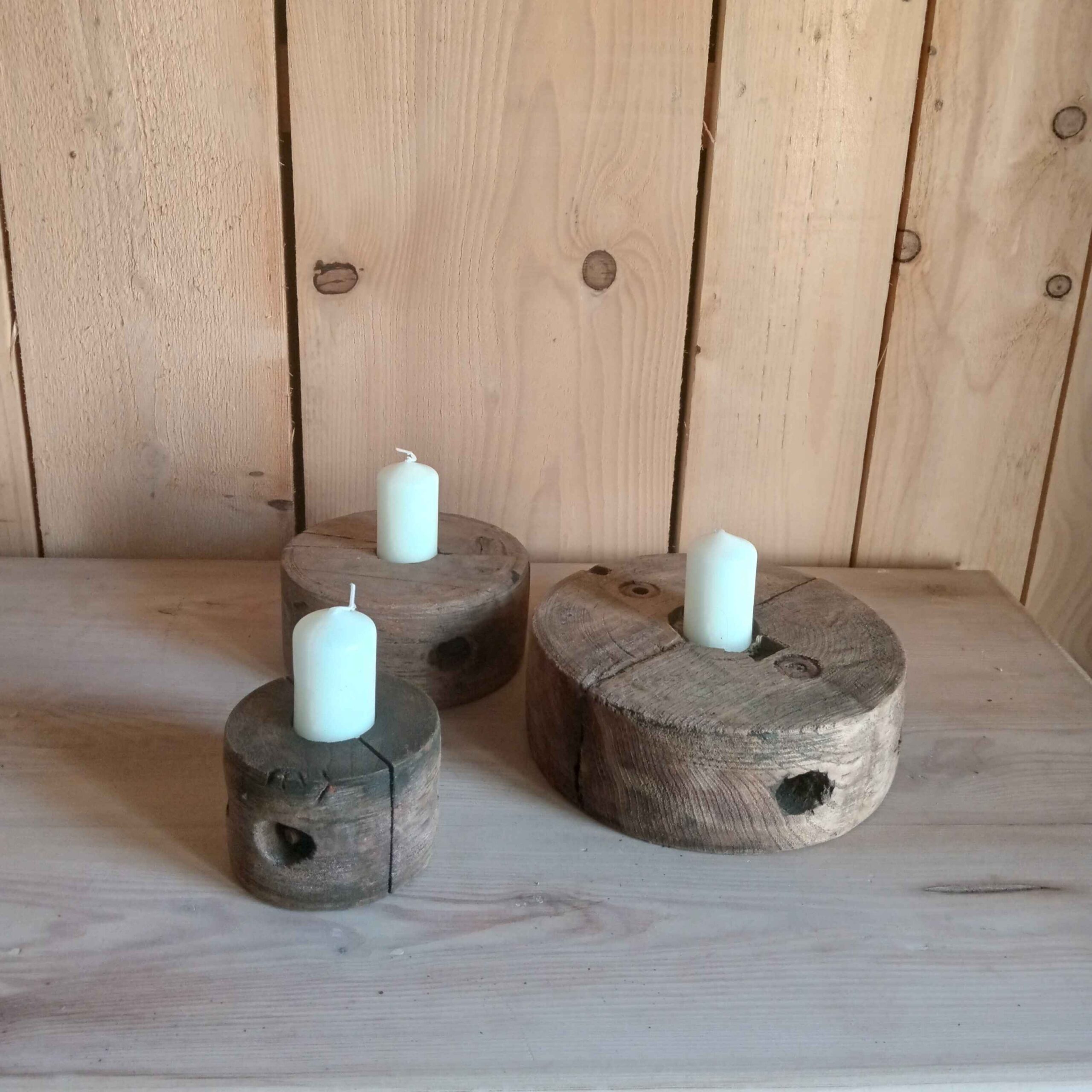 Bougeoirs en bois formats dépareillés L960