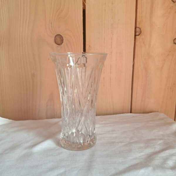 Vase en verre taillé