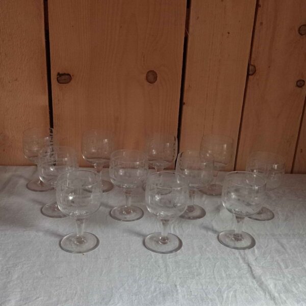 Verres à pieds dépareillés – Image 2