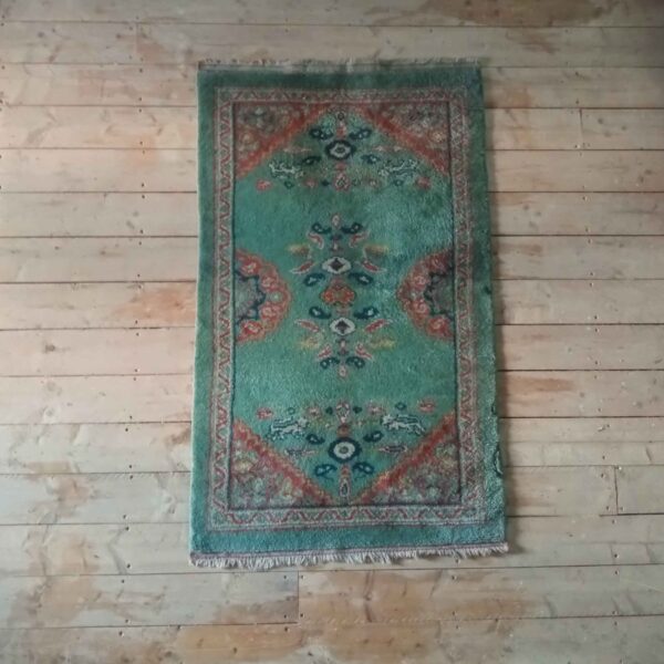 Tapis vert et rouge – Image 2