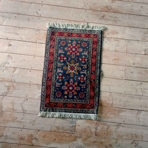 Tapis bleu et rouge – Image 2