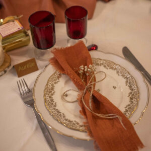 Assiettes blanche et or