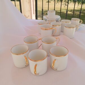 Tasses blanche et or