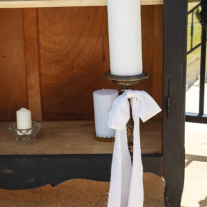 Bougeoirs flambeaux dépareillés