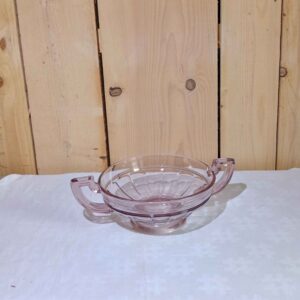 Coupe en verre rose