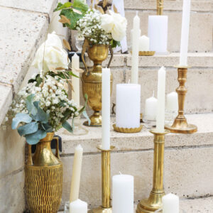 Vases dorés dépareillés