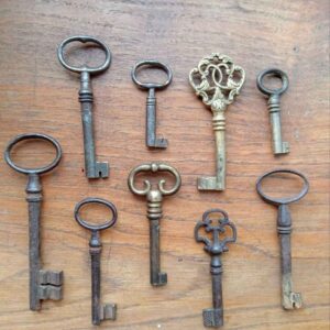 Clés anciennes petit format