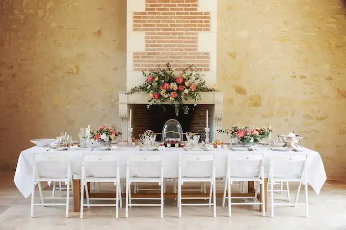 Décoration d'une table d'honneur mariage en location