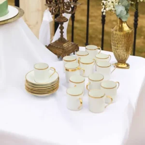 Tasses blanche et or