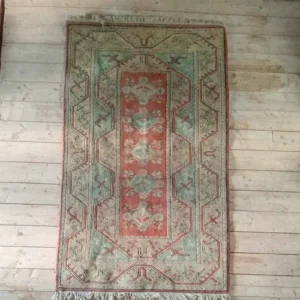 Grand tapis pastel bleu et rouge