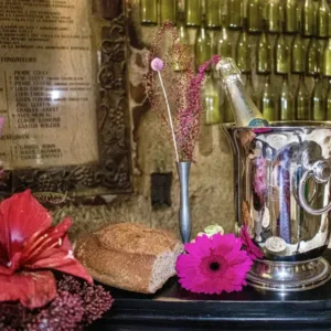 Soliflores en étain dépareillés