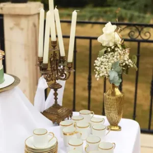 Bougeoirs flambeaux dépareillés