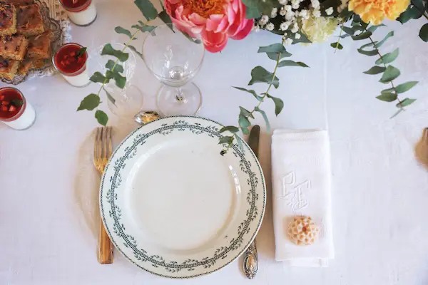 location de vaisselle ancienne pour événement et mariage